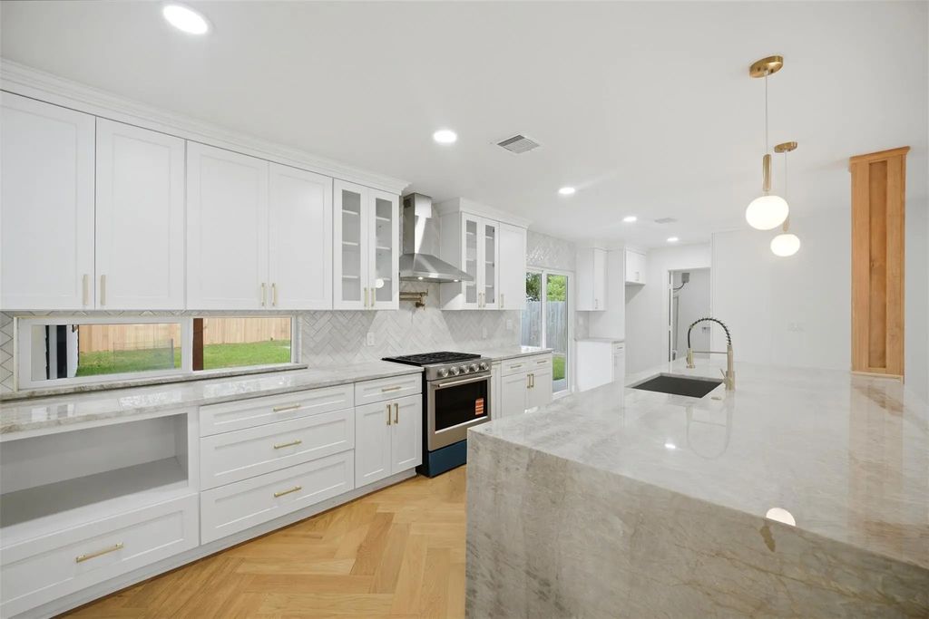 1903 Sedgie Drive, Houston