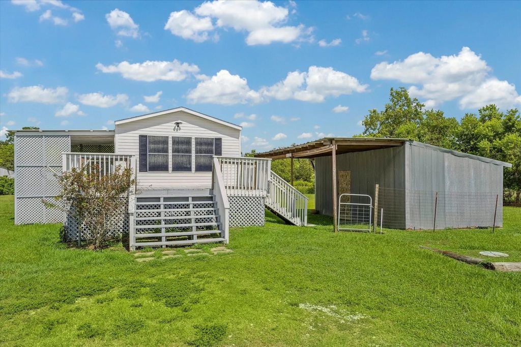 5806 S Highway 35, Alvin