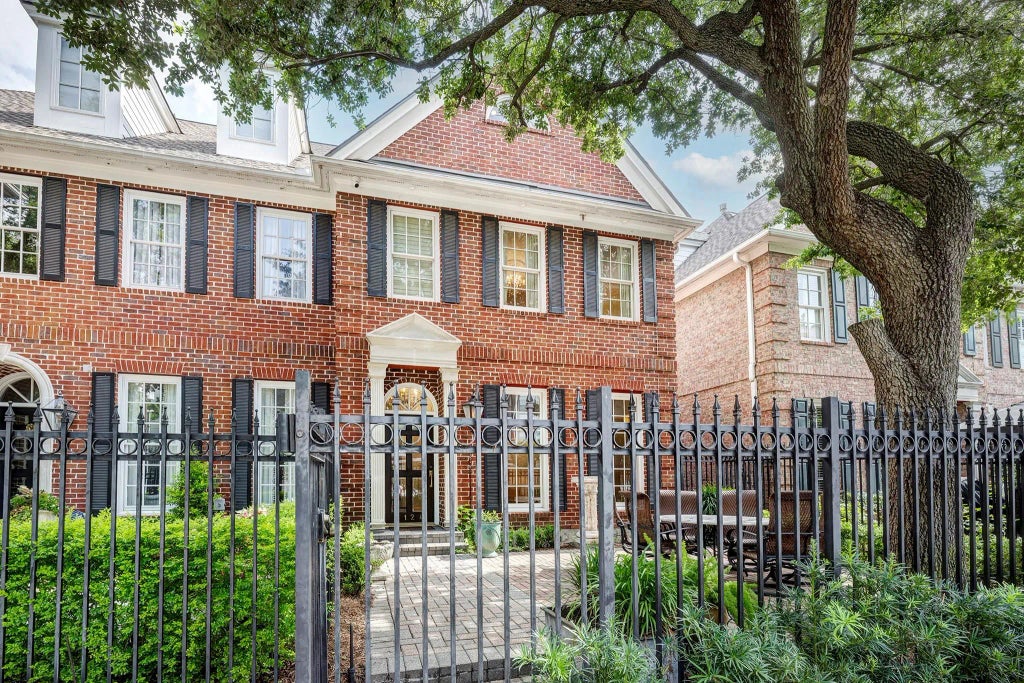 5124 Chevy Chase Drive, Houston
