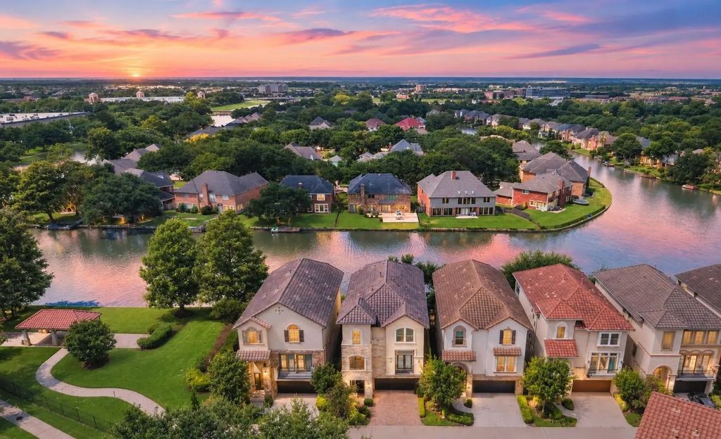 1122 Old Oyster Trail, Sugar Land