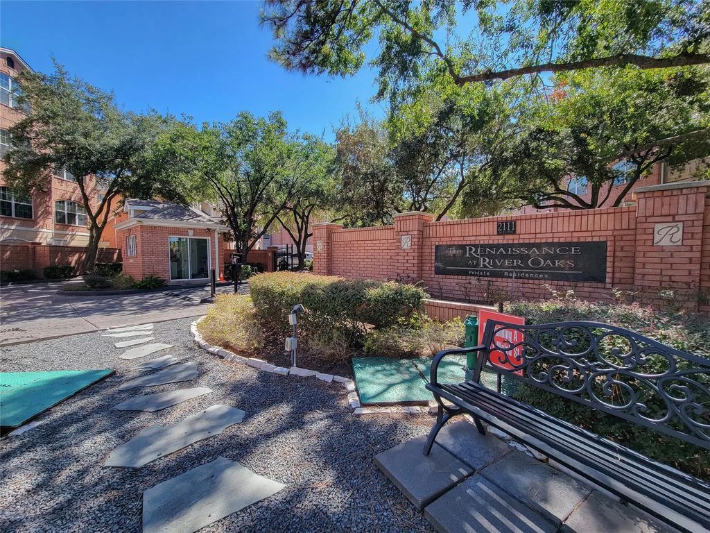 2111 Welch B214, Houston