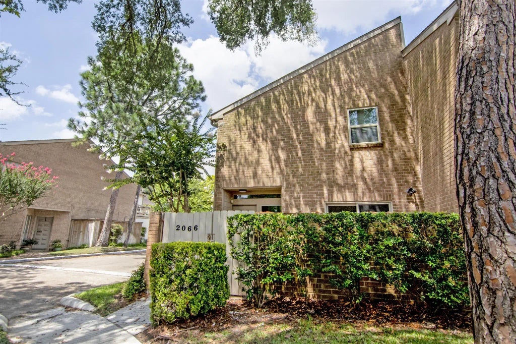 2066 Augusta Drive, Houston