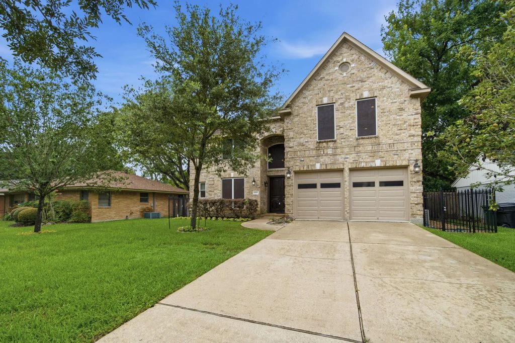 11211 Greenwillow Street, Houston
