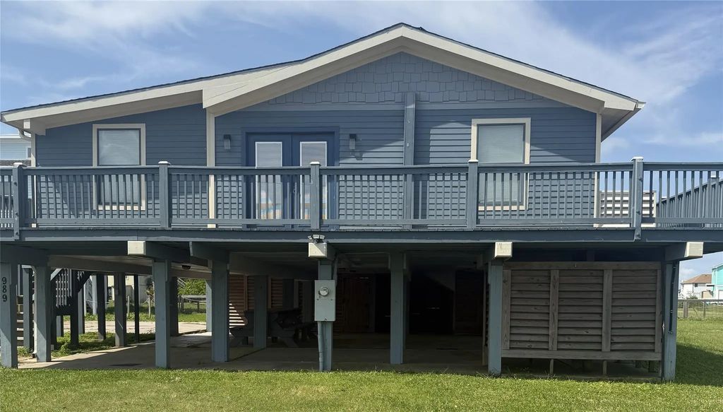 989 Alberdie Drive, Crystal Beach