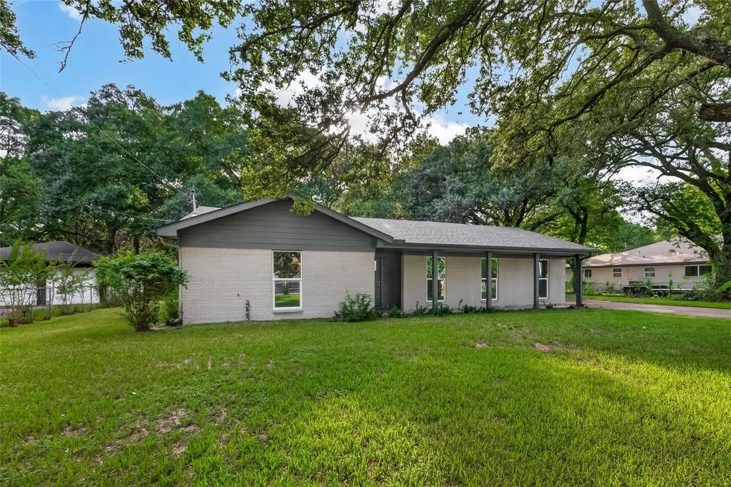 9 N Amburn Road, Texas City