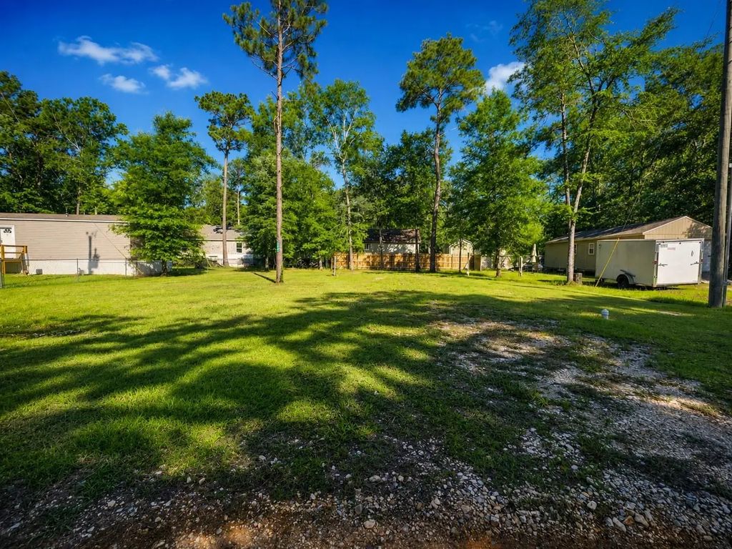249 Norfolk, Livingston