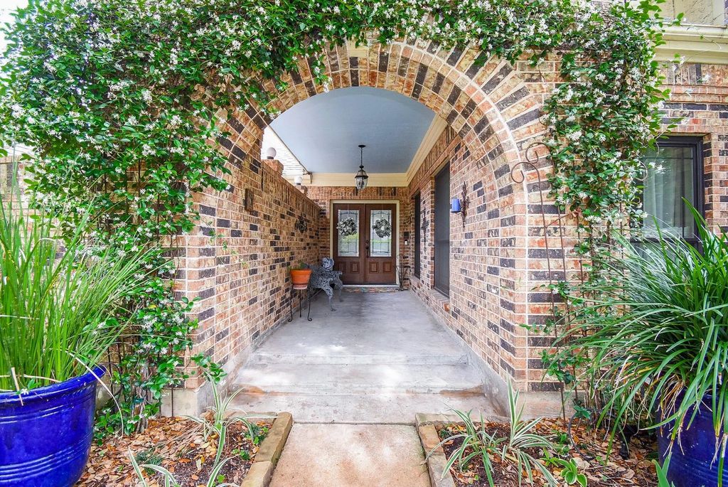 1023 Cardinal Avenue, Sugar Land