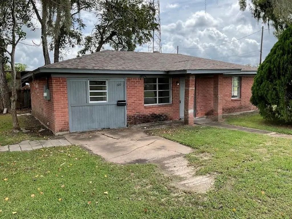 609 W 6th Street, Sweeny