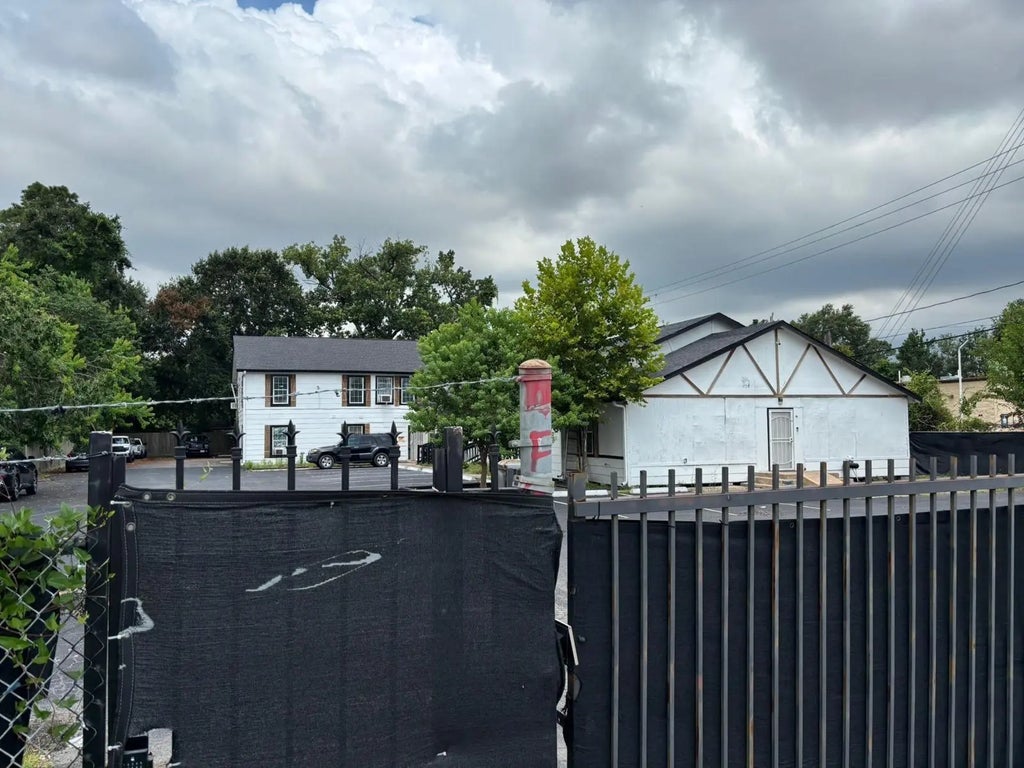 9849 Mesa Drive, Houston