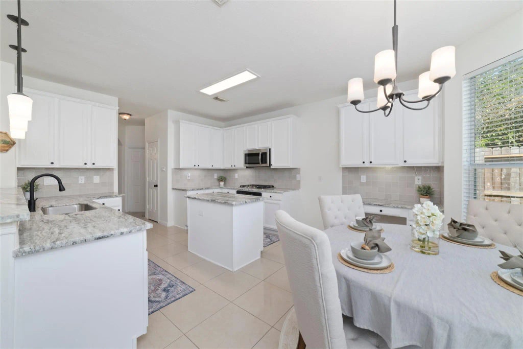 9938 Adobe Drive, Houston