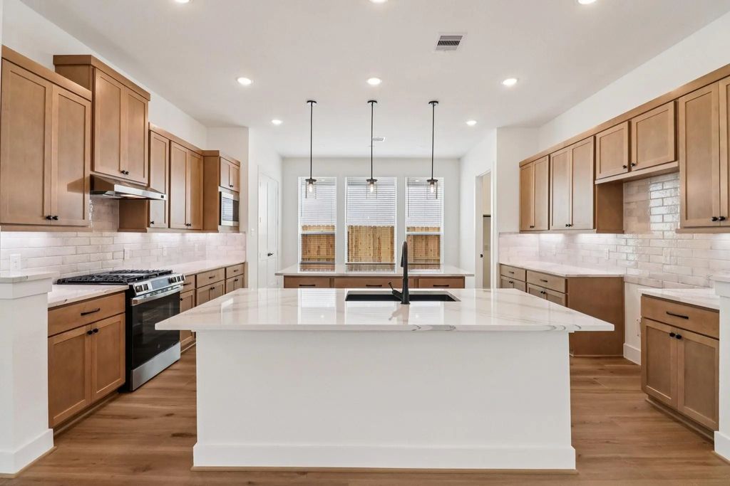 9729 Roaring River Falls Lane, Porter