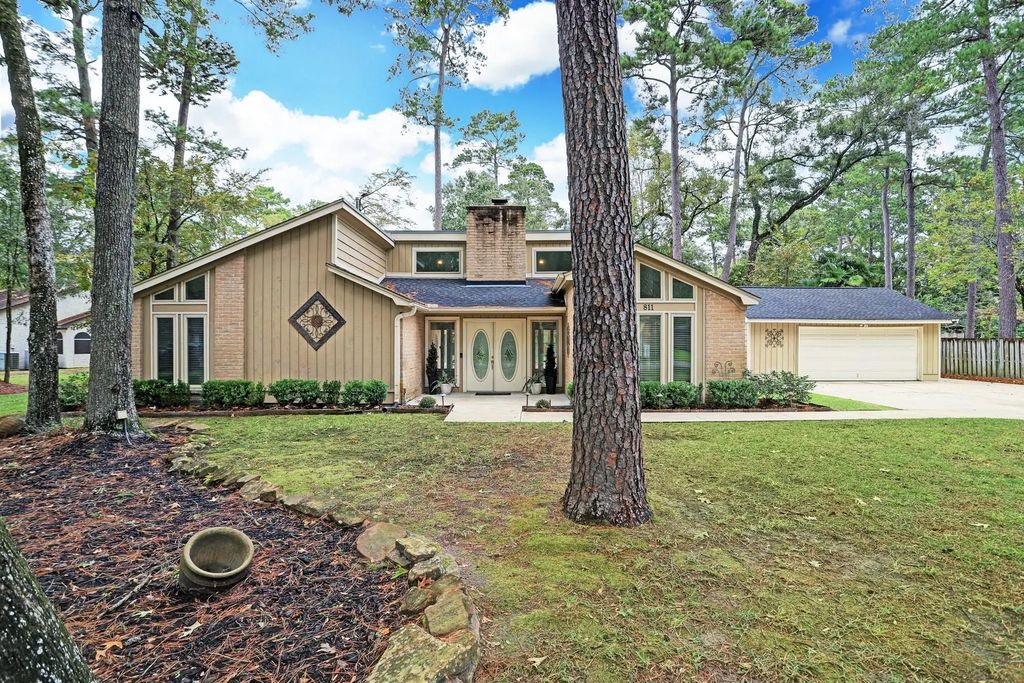 811 Castle Hill Trail, Kingwood