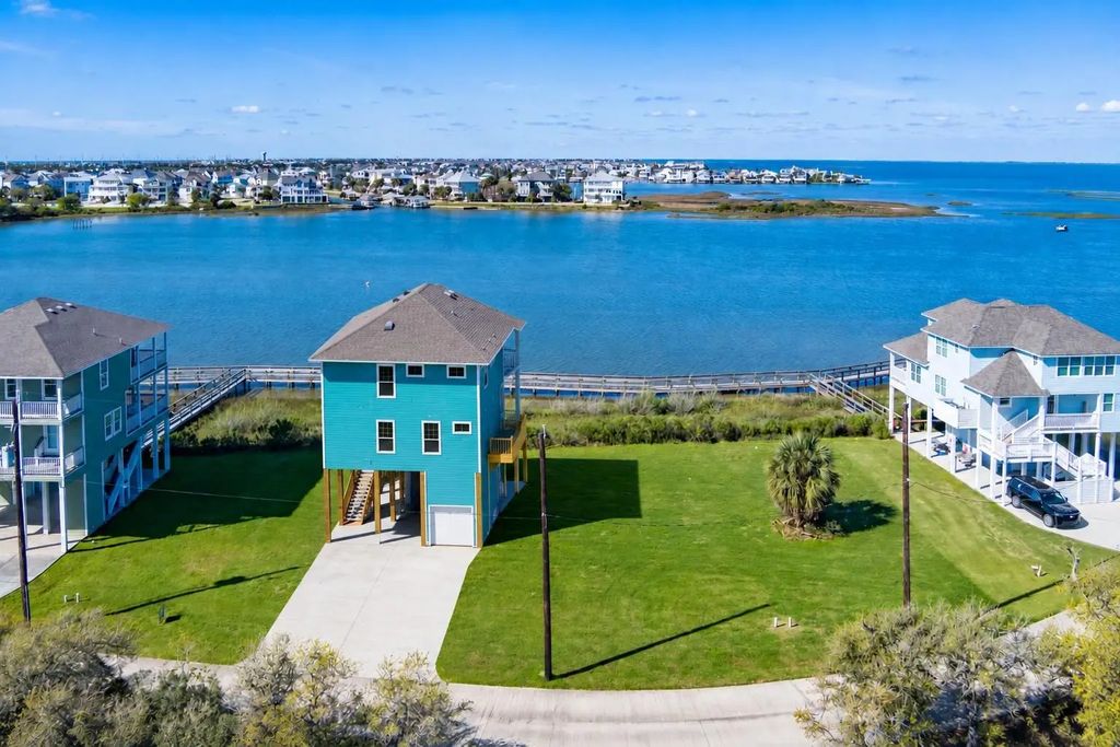 3226 Road Less Traveled, Galveston