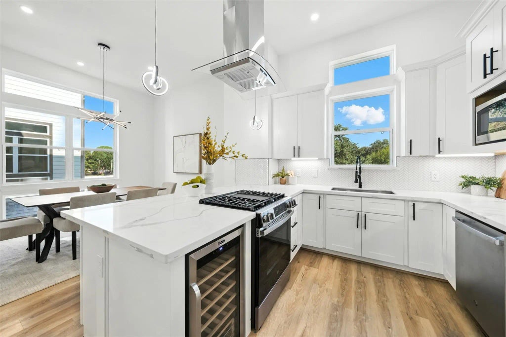 1913 Hoskins Drive I, Houston