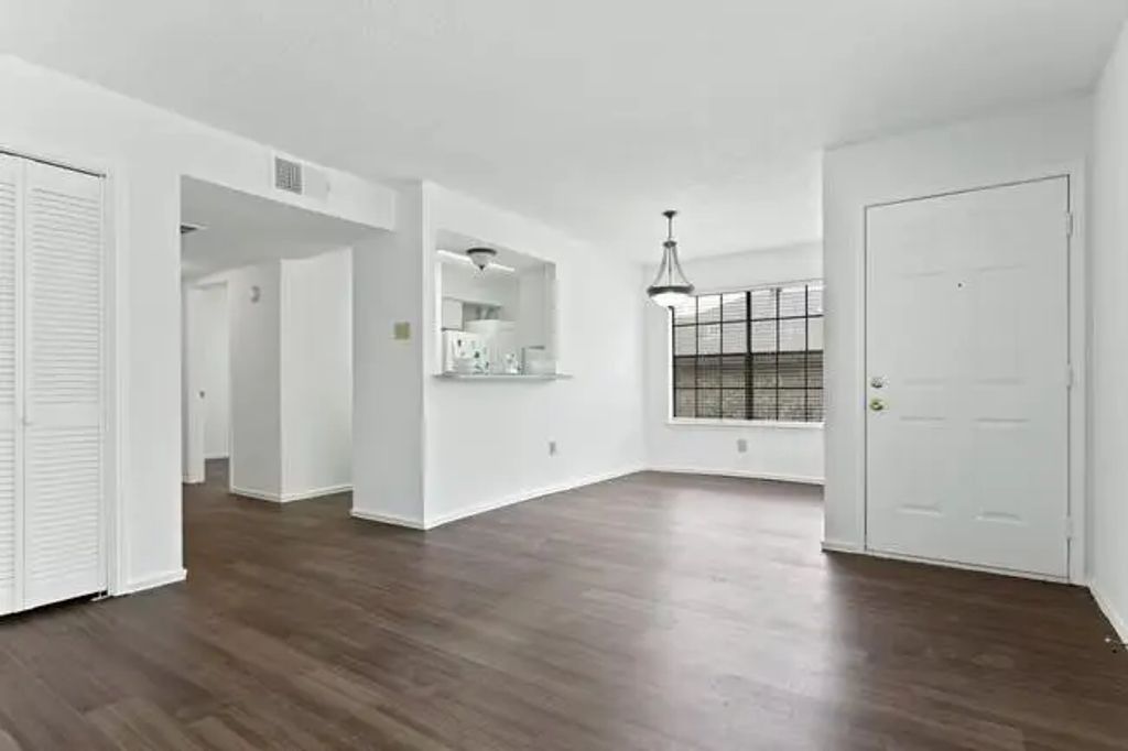 3305 Dilido St 1104, Dallas