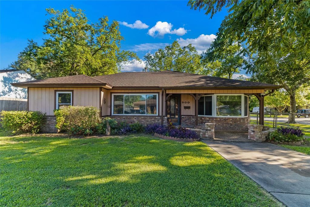 900 Wimberly Street, Angleton