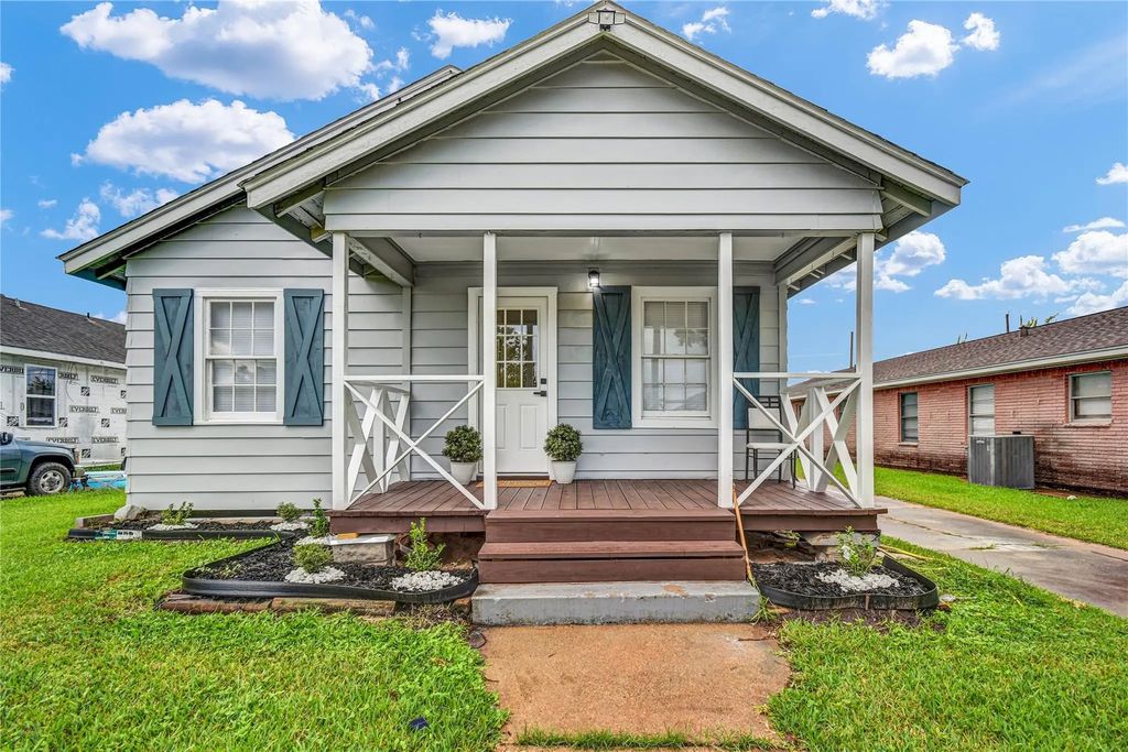 1127 W 4th Street, Freeport