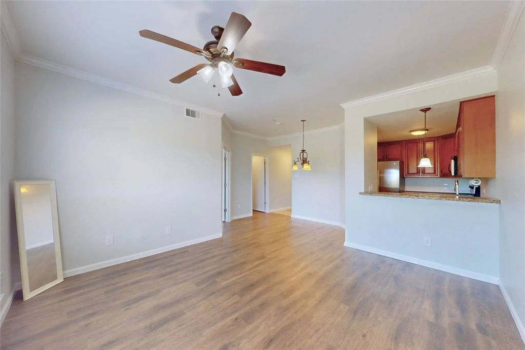 793 Davis Road 111, League City
