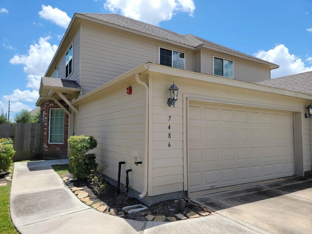 7486 Woo Street Street, Pearland