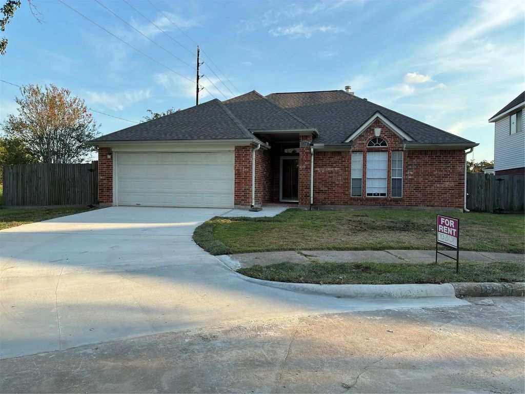 15803 Spruce River Court, Sugar Land