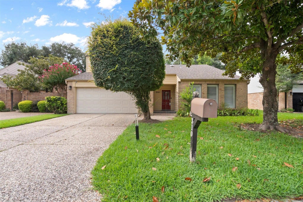 310 W Fair Harbor Lane, Houston