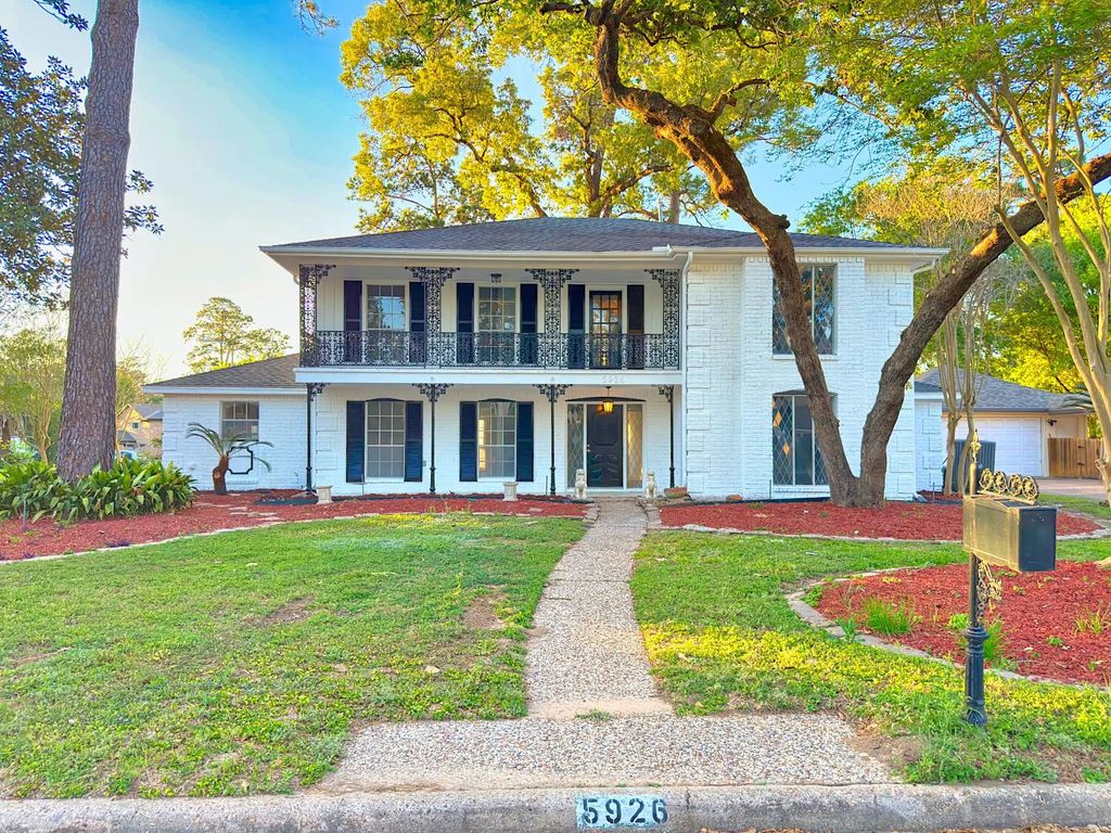 5926 Queensgate Drive, Houston