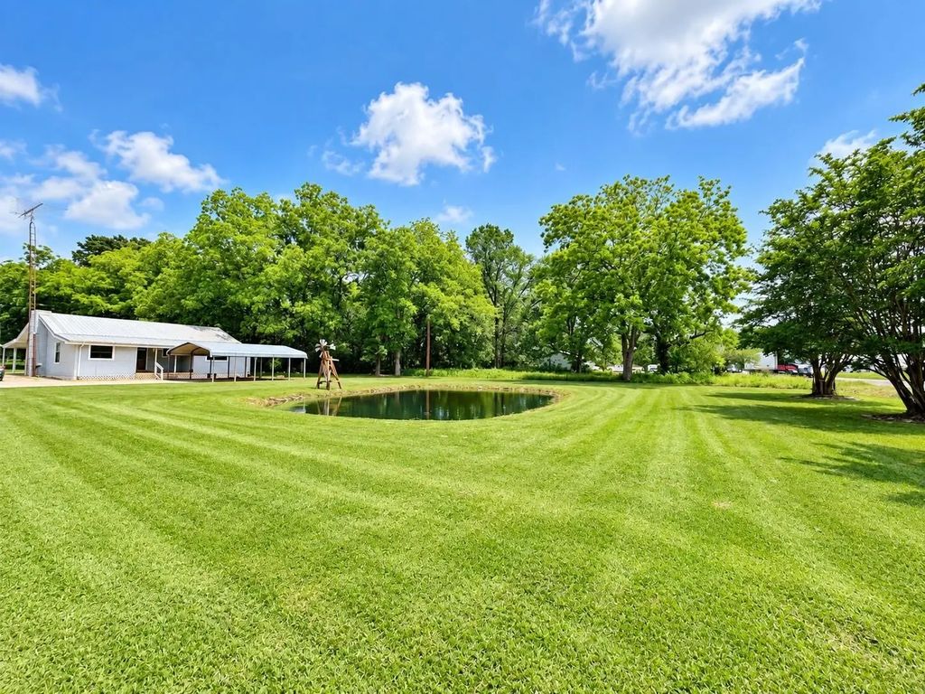 42600 Highway 105, Batson