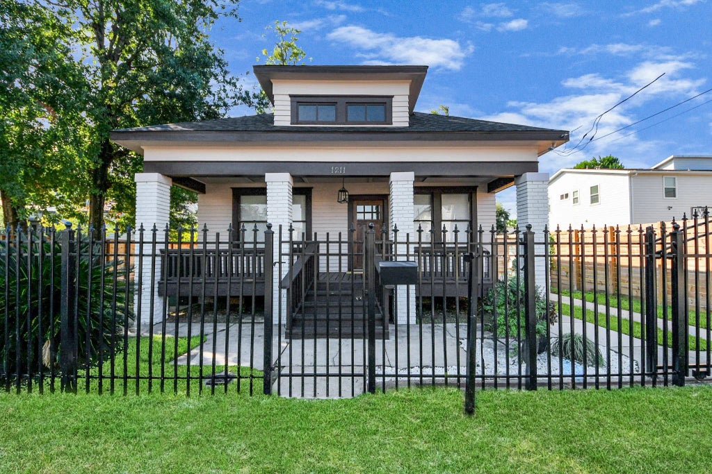 1211 Bingham Street, Houston