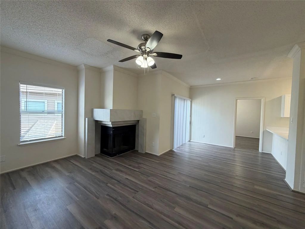 2710 Grants Lake Boulevard B4, Sugar Land