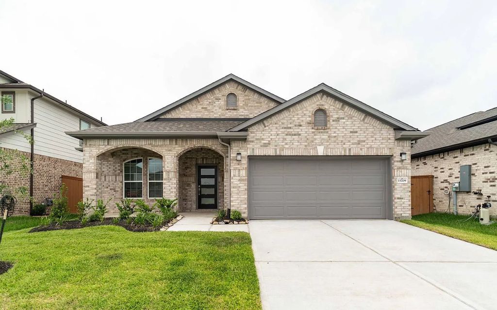 13709 Seneca Lake Drive, Texas City