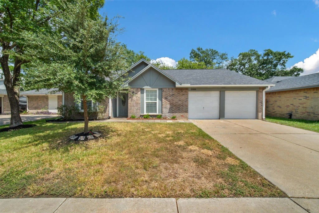 10306 Pear Oak Drive, Houston