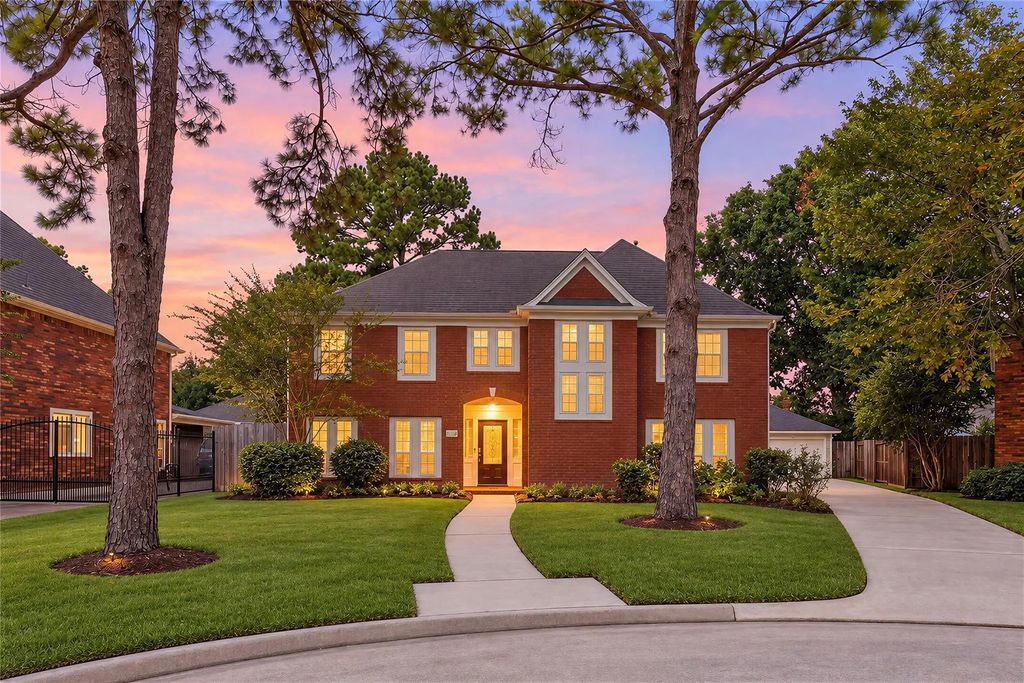 7407 Knoll Cliff Court, Houston