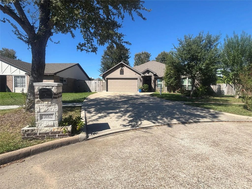 10002 Paintbrush Lane, Sugar Land