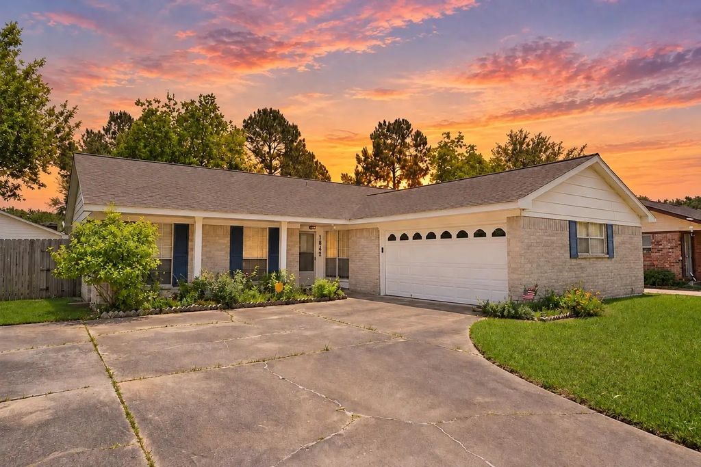 1842 Indian Wells Drive, Houston