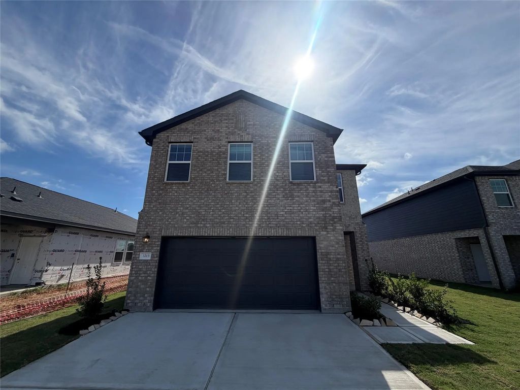 3213 Captain's Cove, Dickinson