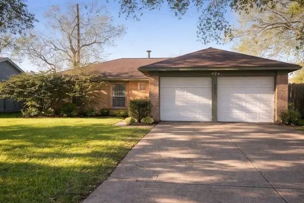 1202 Twining Oaks Lane, Missouri City
