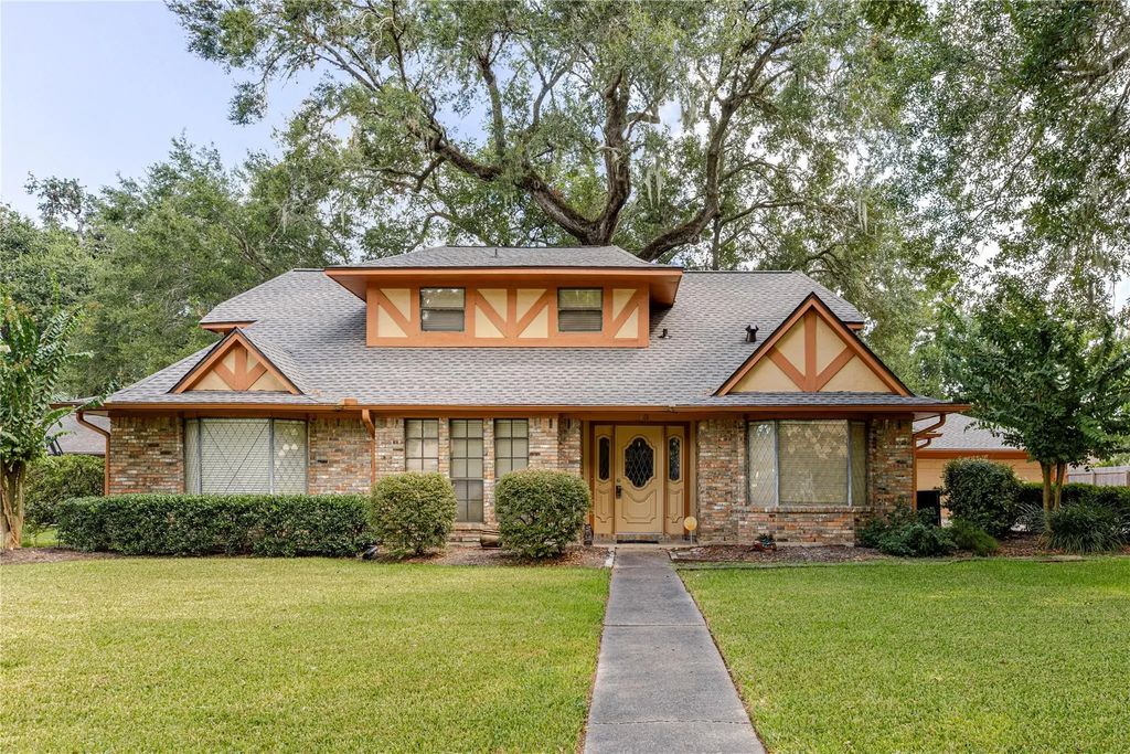 118 Arrowwood Street, Lake Jackson