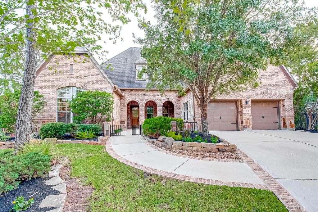 7 Shearling Court, Spring