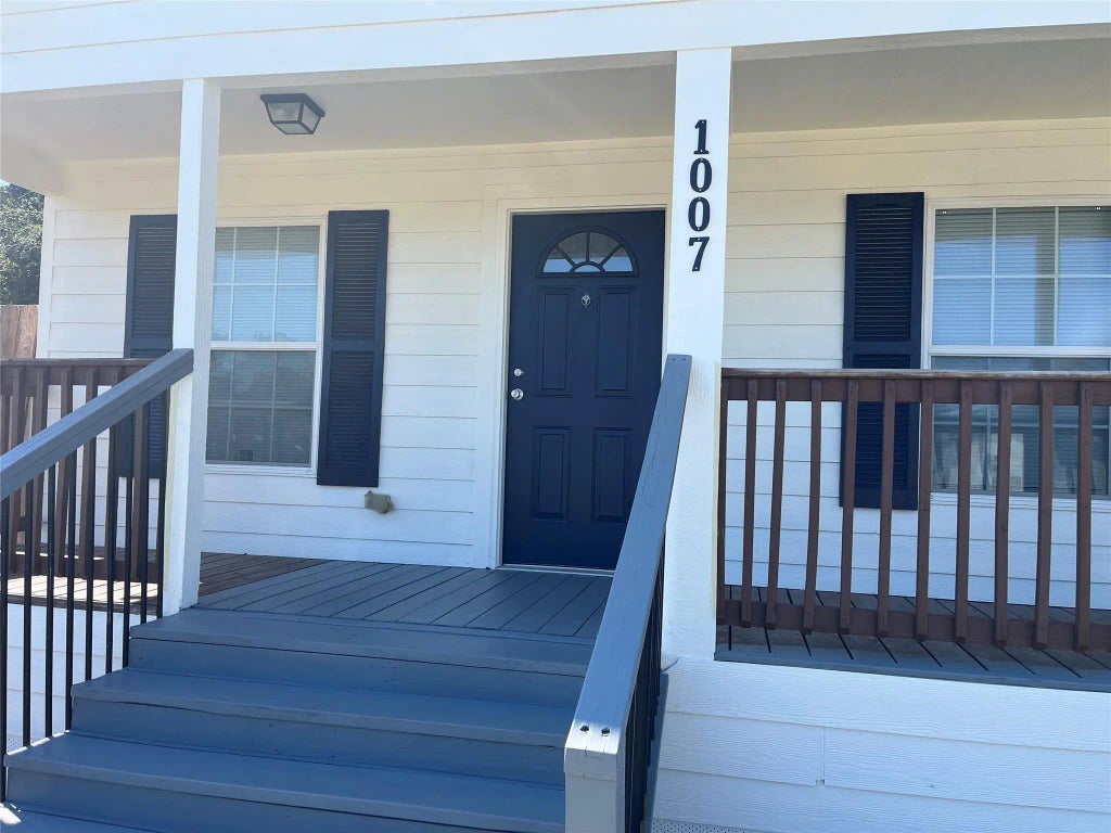 1007 Rose Lane, Eagle Lake