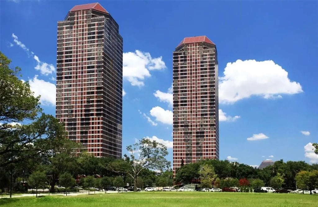 5110 San Felipe Street 273, Houston