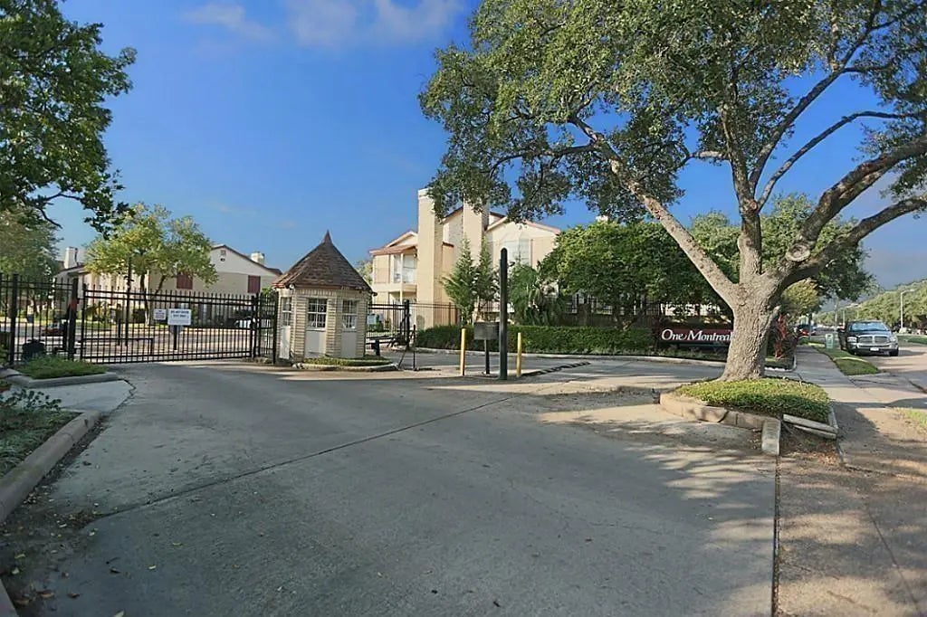 2120 El Paseo Street 2905, Houston