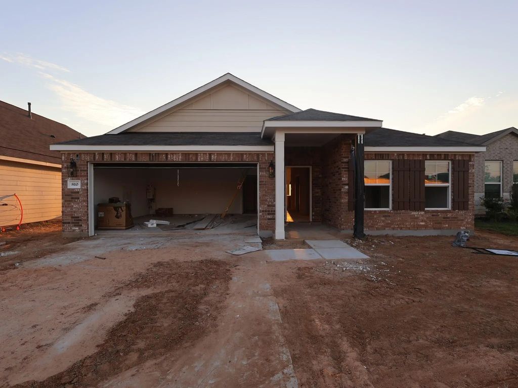 810 Ridgewood Cliffs Court, Willis