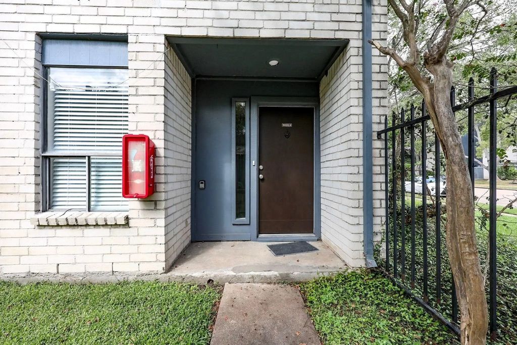 9009 Imogene Street E26, Houston