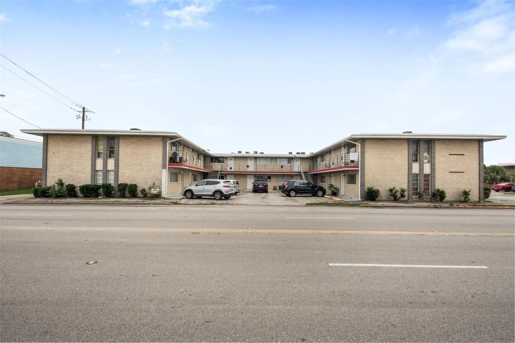 516 Holiday Drive, Galveston