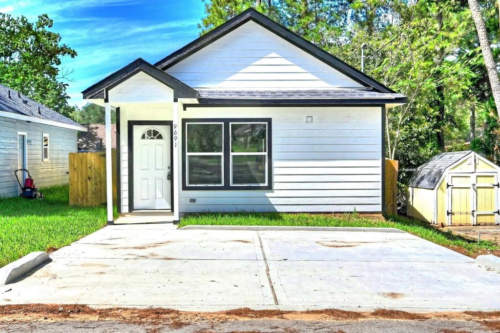 9591 Darkwood, Willis