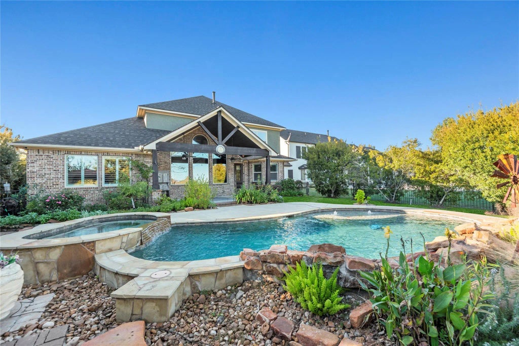 18904 W Grand Pine Circle, Montgomery