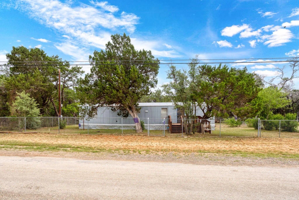 7075 Whartons Dock Road, Bandera