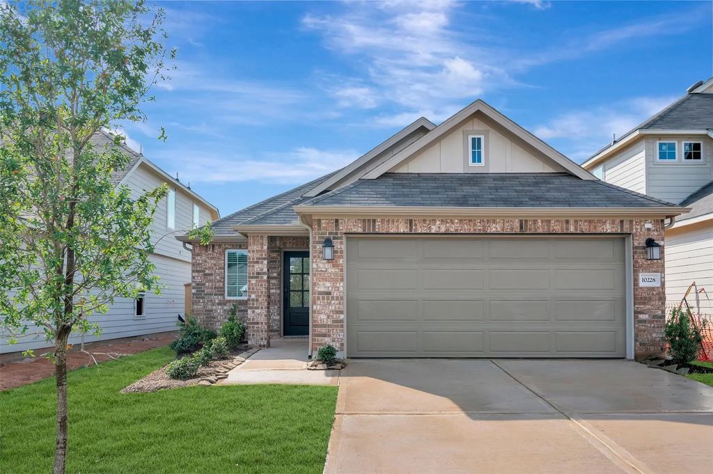 10228 Burton Path, Montgomery