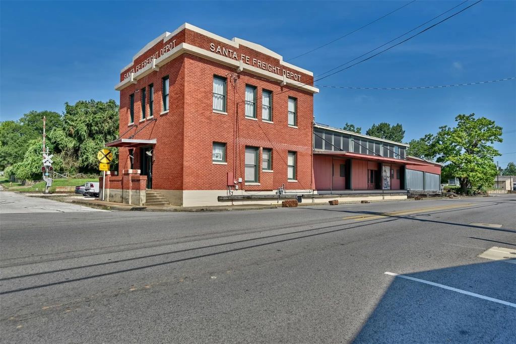 214 S Austin Street, Brenham