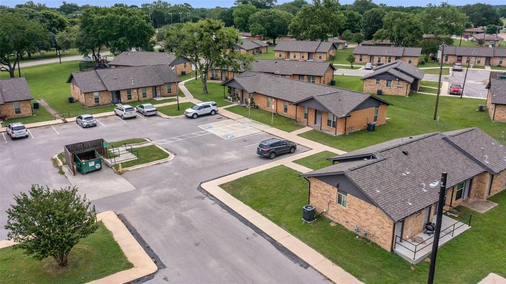 1002 Se Martin Luther King Drive, Smithville